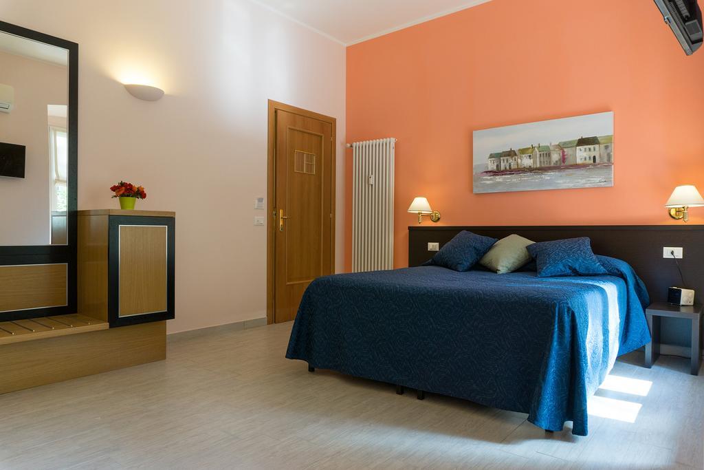 Poppy House Rome Room photo